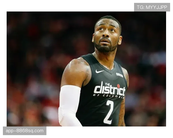 沃尔由单打转为突破吸引防守为比尔创造空位